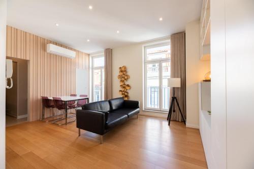 Baixa chiado 2 bedroom duplex apt with AC elevator