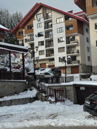 Lucky SP apartments -Pamporovo om vinteren