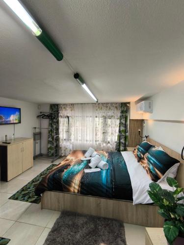 Emerald DesignHome near metro, tram, 10' Acropolis