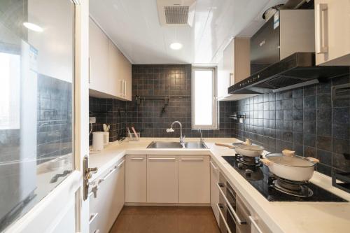 Nhà bếp/bếp nhỏ tại Tonight Homestay East Nanjing Road Shanghai