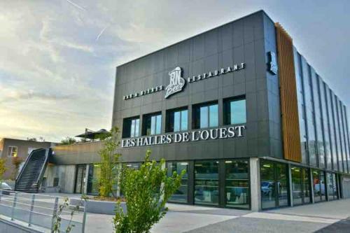 Fotografie z fotogalerie ubytování Cozy fully-equipped apartment in Charboniere v destinaci Charbonnières-les-Bains