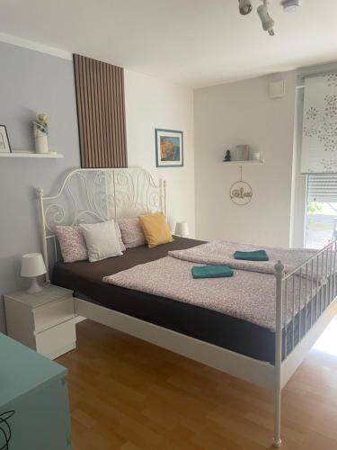 Giường trong phòng chung tại Pension Doreen Nieswand