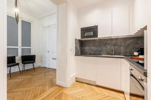 A1# 8people # 4Bedrooms # Wagram # AC # Paris 8