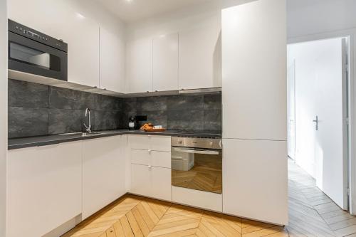 A1# 8people # 4Bedrooms # Wagram # AC # Paris 8