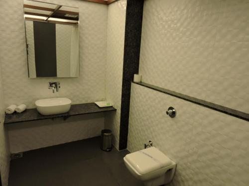 Koupelna v ubytování Hotel Kalyan's - Mansingh Inn