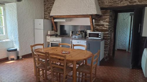 Nhà bếp/bếp nhỏ tại La nougarede