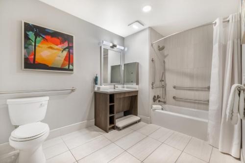 Et badeværelse på Hilton Vacation Club Palm Canyon Palm Springs