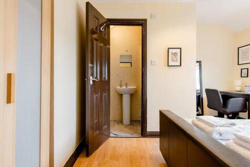 Phòng tắm tại Bunratty Star