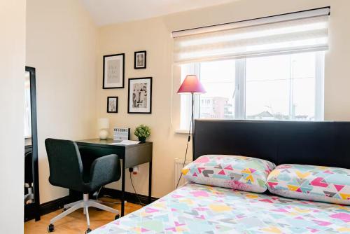 Giường trong phòng chung tại Bunratty Star