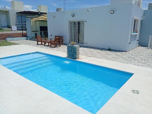 Swimmingpoolen hos eller tæt på Hermosa casa a 15 min de Villa Carlos Paz