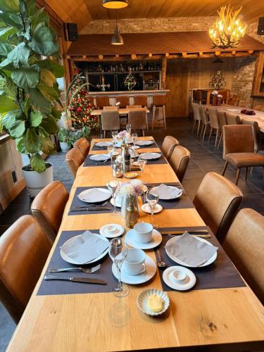 En restaurant eller et spisested på B&B De Leestjespolder