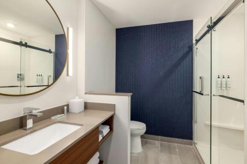 Et badeværelse på Fairfield by Marriott Inn & Suites Forrest City