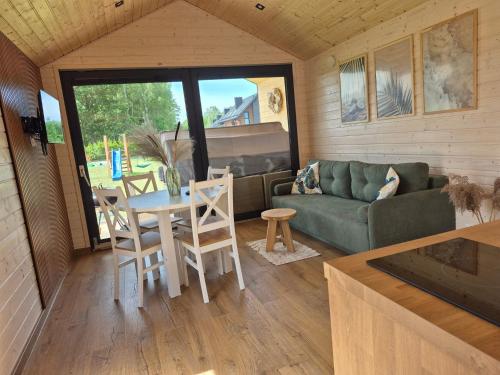 Een zitgedeelte bij Zakątek Dębki