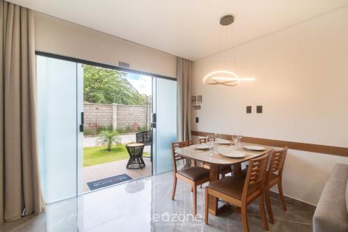 Et opholdsområde på Estadia completa com piscina e a 350m da Praia PRY