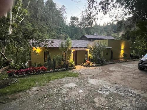 Arroyo Frío River Lodge