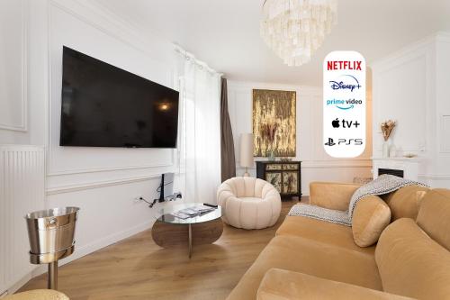Et tv og/eller underholdning på Suite de Luxe à 10 min de Paris - Sauna, Cinéma