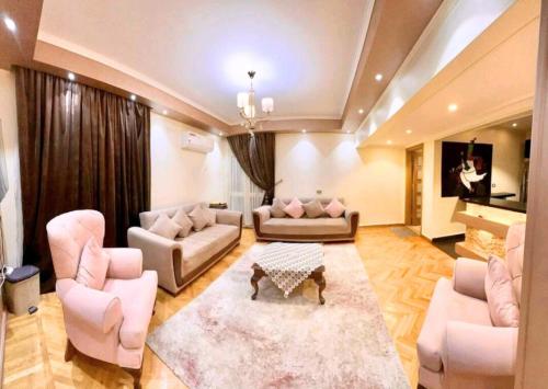 apartment 3BR 3BD Al-Mohandeseen District المهندسين شارع محي الدين أبو العز الرئيسي