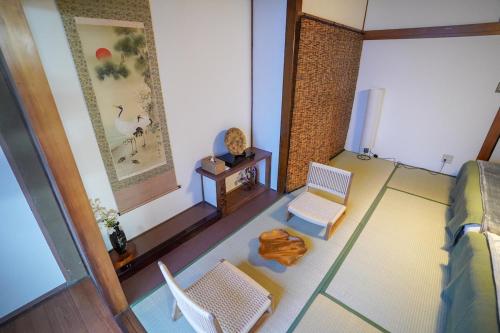 100平米で最大10名宿泊可能- Shinsaibashiまで徒歩5分の立地で美しい日本家屋です-BBQも楽しめます