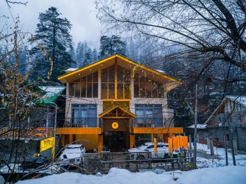 Tòa nhà nơi nhà trọ tọa lạc