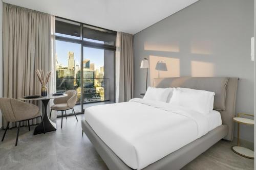 Stunning Studio With Burj Khalifa & Canal Views