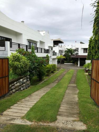 Afbeelding uit fotogalerij van Landrigan Apartments in San Juan