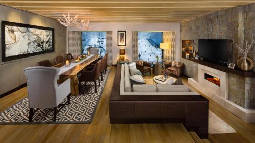 Gallery image of Aspen Chalets by Kempinski Hotel Mall of The Emirates in Dubai