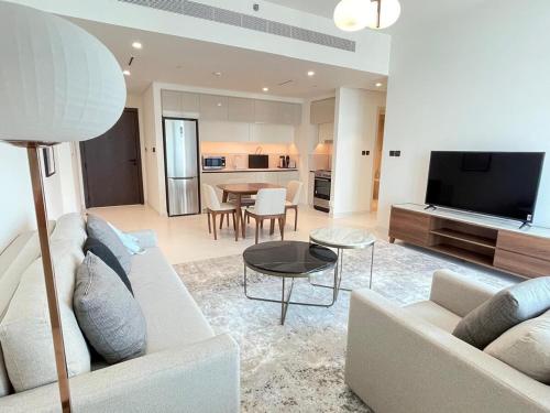 Stunning and Cozy Home with Marina and Sea View