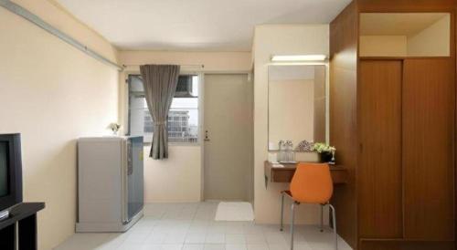 Nhà bếp/bếp nhỏ tại SURANG MANSION