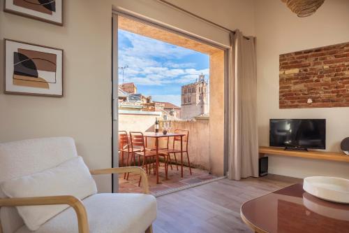 Historic center, 74 m2, terrace, rooftop views