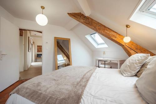 Historic center, air conditioning, terrace, rooftop views