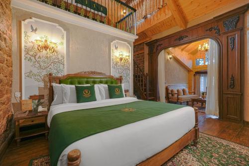 En eller flere senge i et værelse på BluSalzz Terrah Hills Resort, Dalhousie