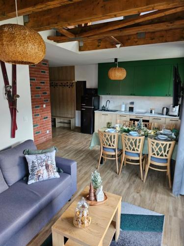 Apartament Widokowy Szczyrk - z darmowym parkingiem i balkonem z widokiem na stok- BestRooms