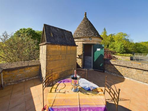 Fotografie z fotogalerie ubytování Tower Apartment Sarlat v destinaci Saint-André-dʼAllas