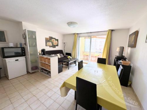 Qartier Villeroy vue sur canal a proximite des plages, piscine, bus avec stationnement