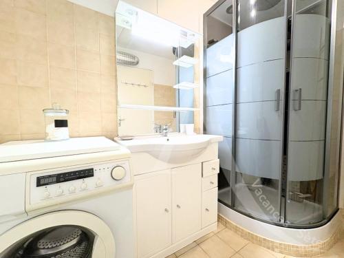 Qartier Villeroy vue sur canal a proximite des plages, piscine, bus avec stationnement