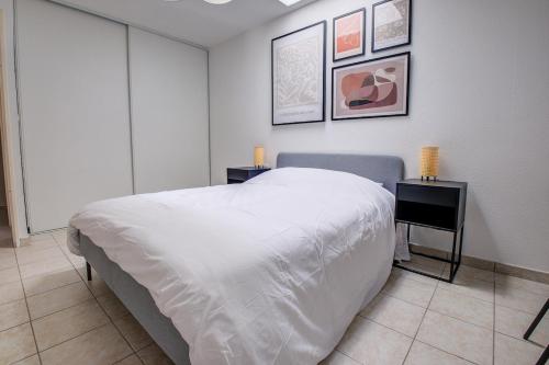 En eller flere senge i et værelse på la tribu