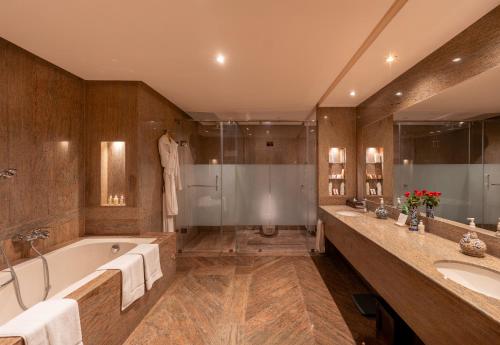 Koupelna v ubytování Islamabad Serena Hotel