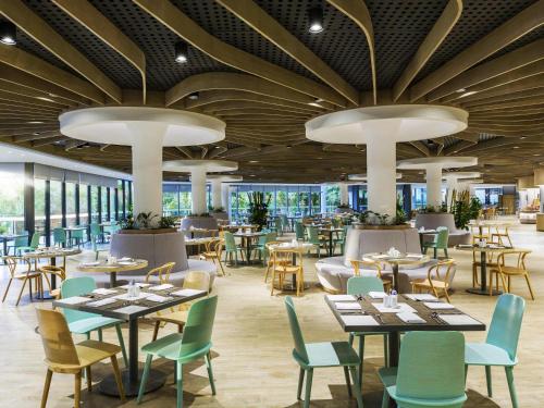 En restaurant eller et andet spisested på Premier Residences Phu Quoc Emerald Bay Managed by Accor