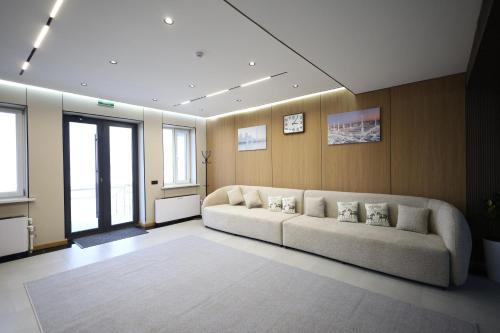 Giường trong phòng chung tại Barys Hotel