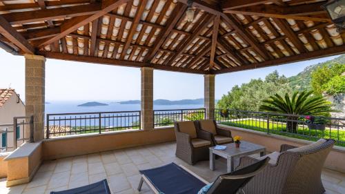 Villa Dia by Villas Guide