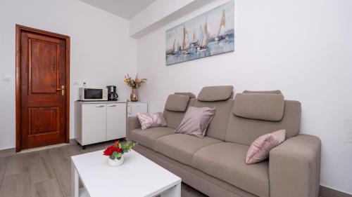 Apartment Azzurro 1 by Villas Guide
