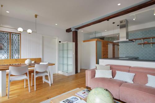 Arratik by FeelFreeRentals
