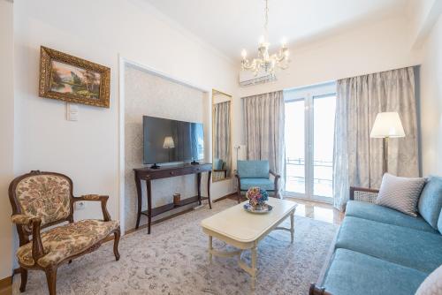 Sun-Kissed Koukaki Apartment City Views