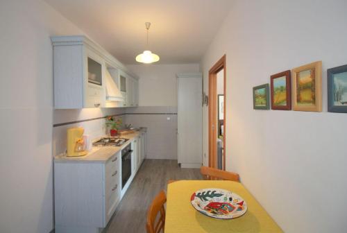 Helles Apartment mit privater Terrasse, alles zu Fuß erreichbar