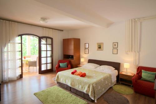 Helles Apartment mit privater Terrasse, alles zu Fuß erreichbar