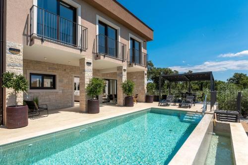 Extravagante Villa mit Sauna, Privatpool, Billard, BBQ