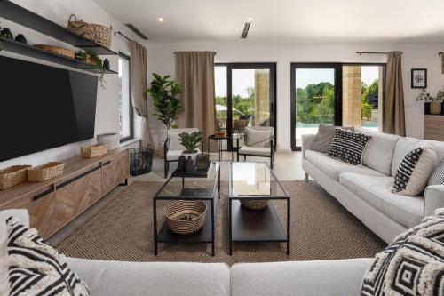 Extravagante Villa mit Sauna, Privatpool, Billard, BBQ