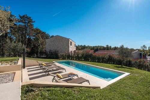 Mediterrane Steinvilla mit Privatpool, toller Aussicht, starkem WiFi, BBQ