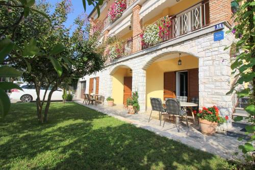 Hundefreundliches Apartment nur 600 Meter zum Strand mit Garten und Grill