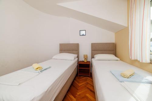 Helles Apartment nur 300 Meter zum Strand mit herrlichem Meerblick und Kinderschaukel